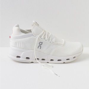 On Cloudnova Sneaker size 8.5 womens